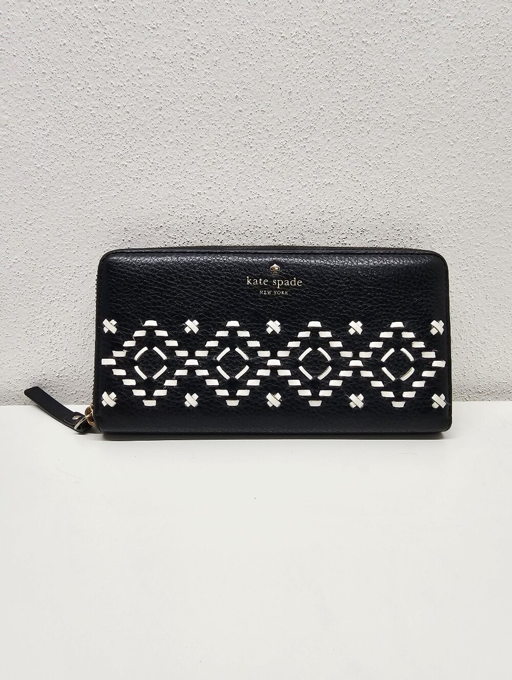 Kate Spade New York Flynn Street Neda Zipp-around Wallet Black And White